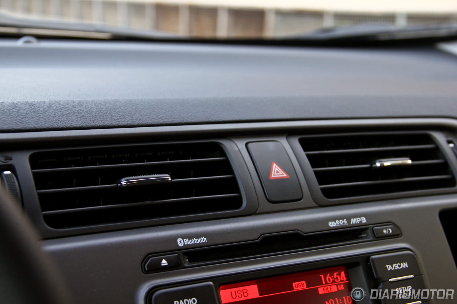 进口润滑油代理商报价|空调应该何时开