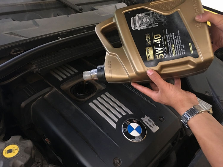 进口润滑油厂家|如何准确的选择最适合的机油