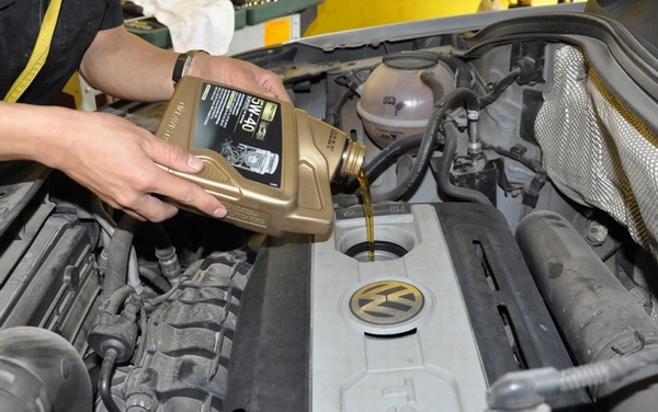 德国原装进口全合成机油|车辆不同时期该如何保养
