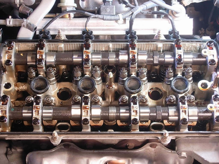 机油清洁性非常重要|德国润滑油加盟