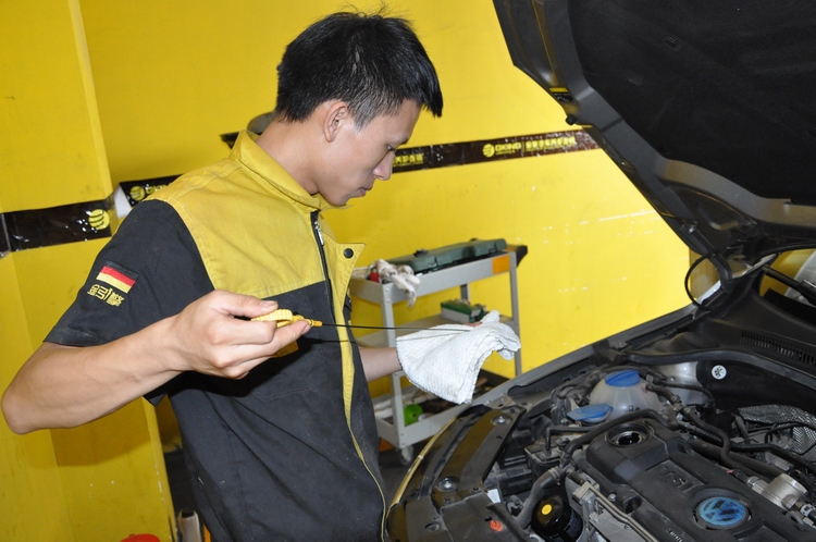 德国进口润滑油工厂|润滑油中水分含量过高会有哪些危害