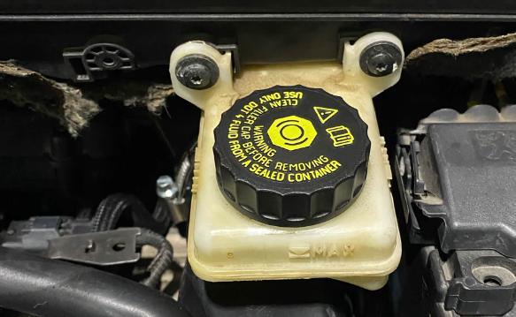 德国进口机油代理|刹车油长期不换会不会导致刹车失灵？